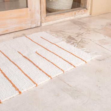 GIANYAR Cotton Rug – Handwoven White with Brown Stripes - CozyVibe.eu