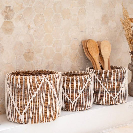 Small Seagrass Basket ORIS | Round Flower Basket | Woven Boho Basket | Plant Basket | Planter | Macrame Basket - CozyVibe.eu