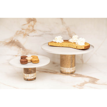 White cake stand on wooden foot 30x30x15cm - CozyVibe.eu