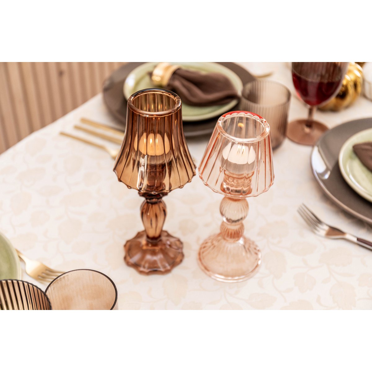 BROWN CANDLE HOLDER ON GLASS STAND 10X10X24.5CM