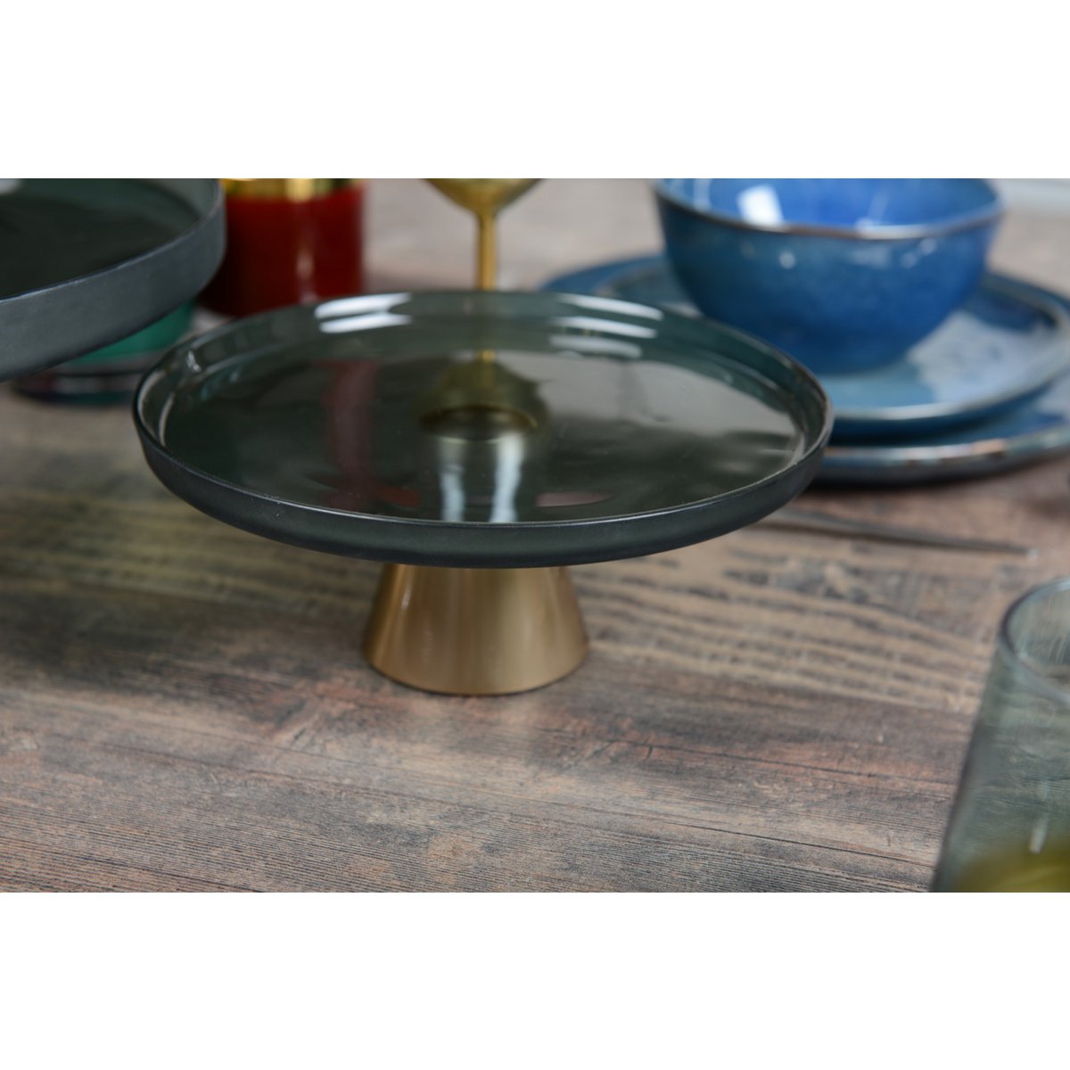 Cake stand green on gold foot 21x21x8cm