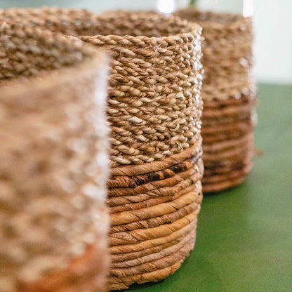 Seagrass Basket BHINNEKA (two-coloured) | Plant Basket | Small Storage Basket | Woven Boho Basket | Planter | Decorative Basket | Round Flower Basket