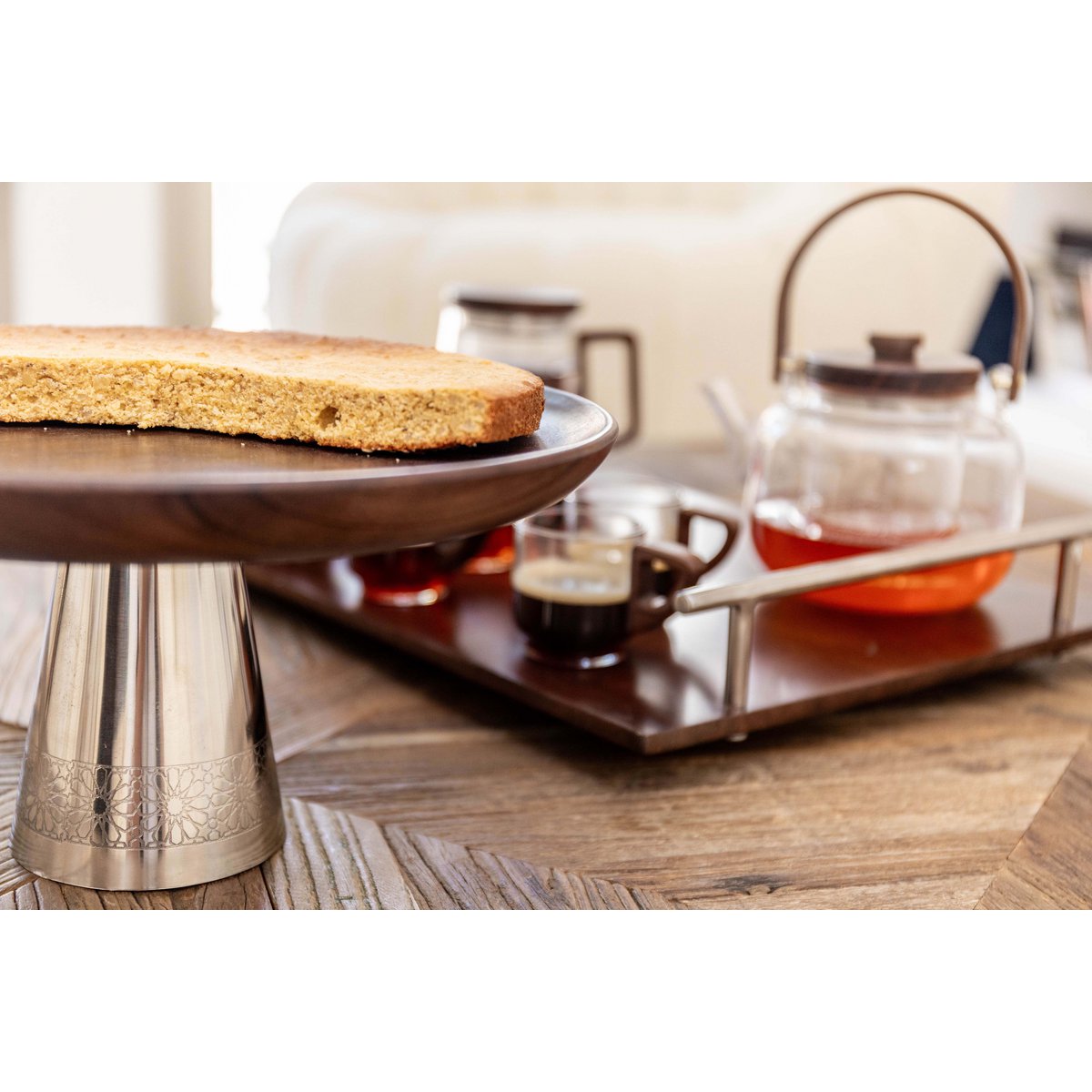 Wooden cake stand on silver metal foot 30x30x14.5cm