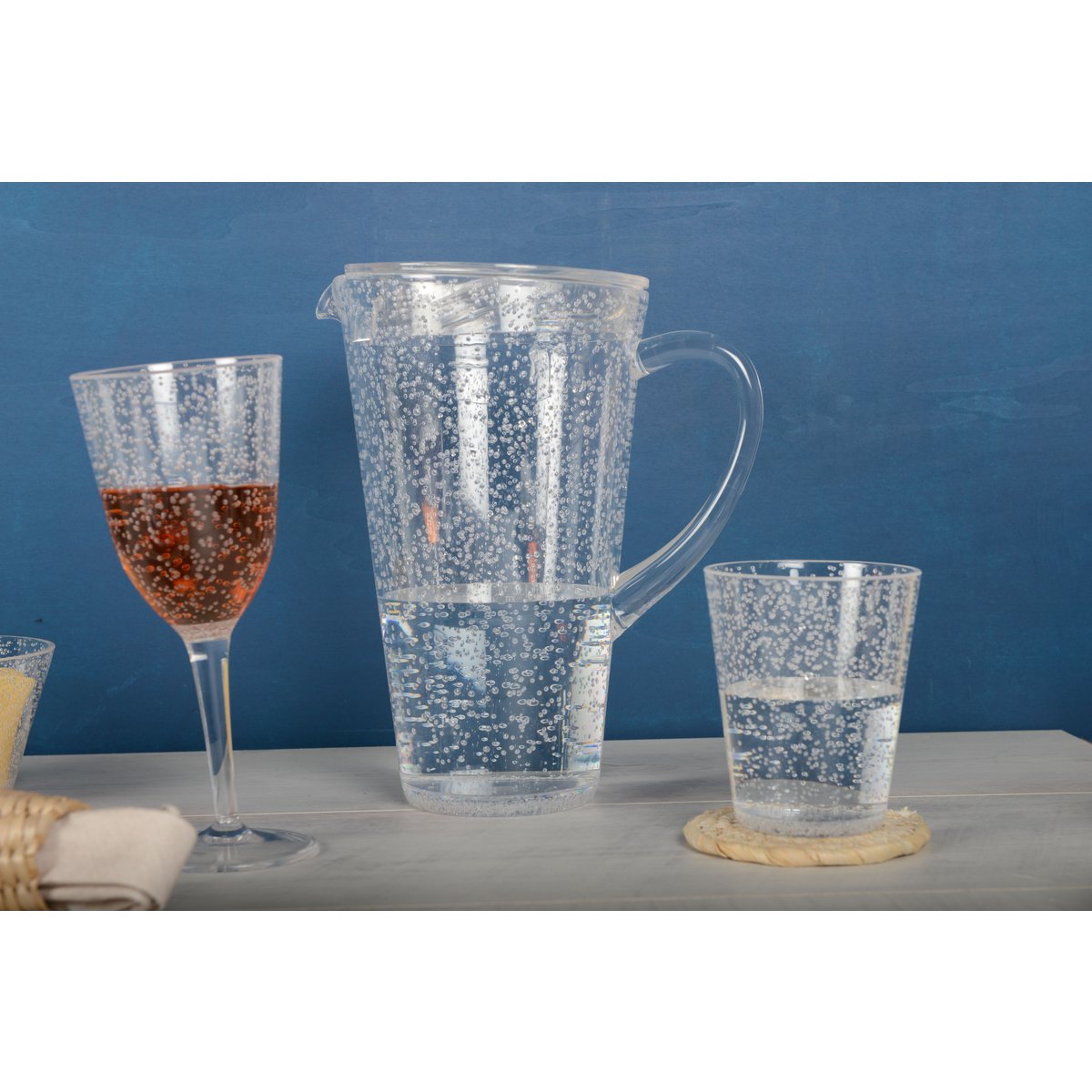 Acrylic bubble carafe