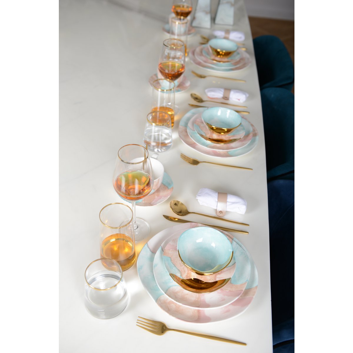 Multicolored flat plate