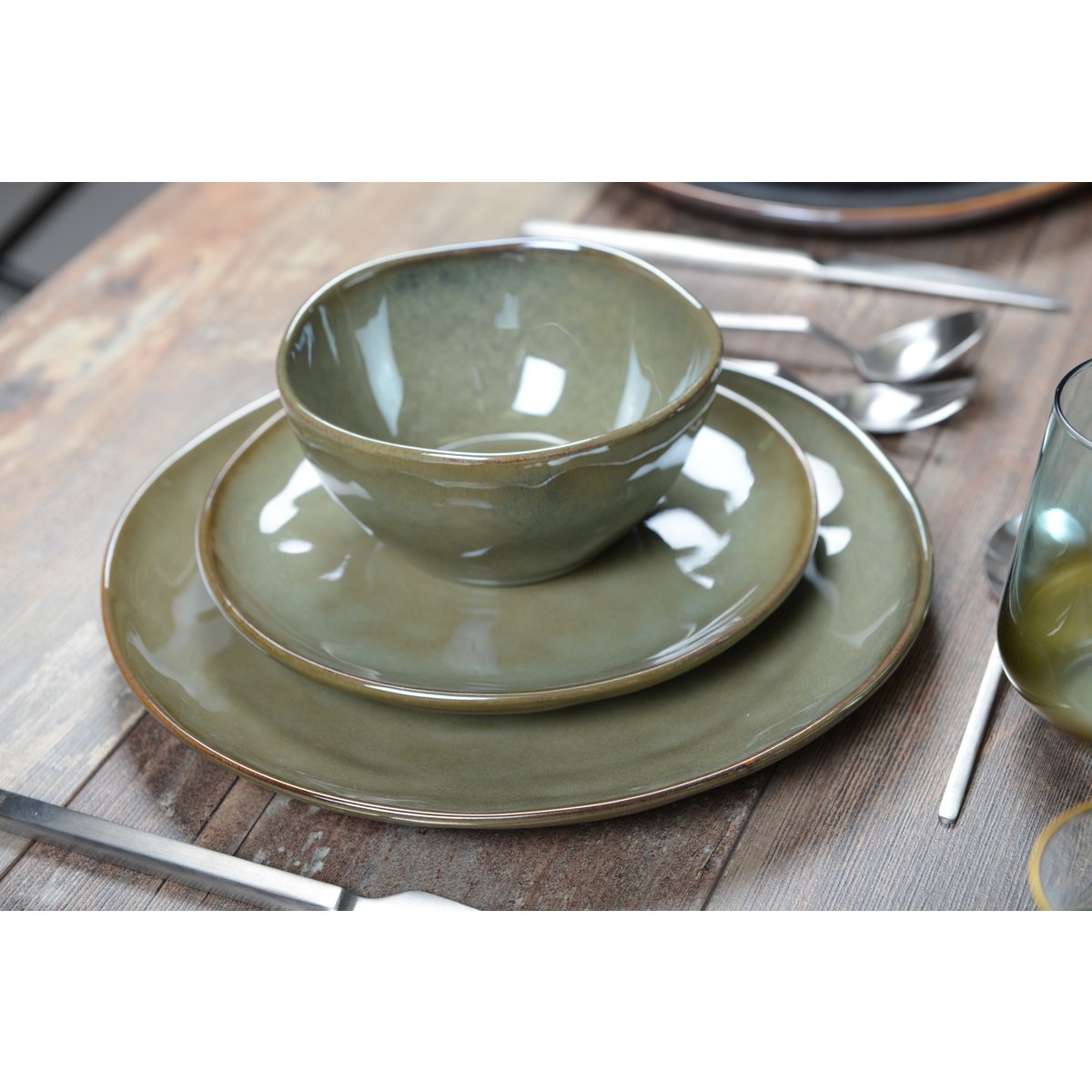 Khaki flat plate