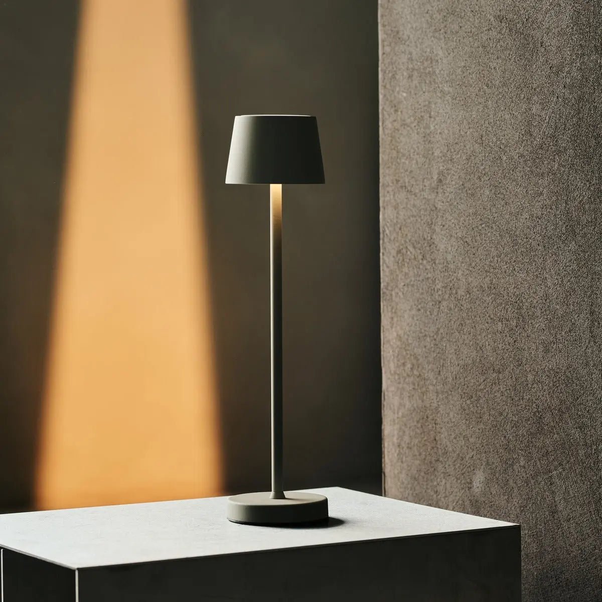 Vondel Mini Shadow Grey Rechargeable Lamp – Modern Grey Cordless Lighting Design