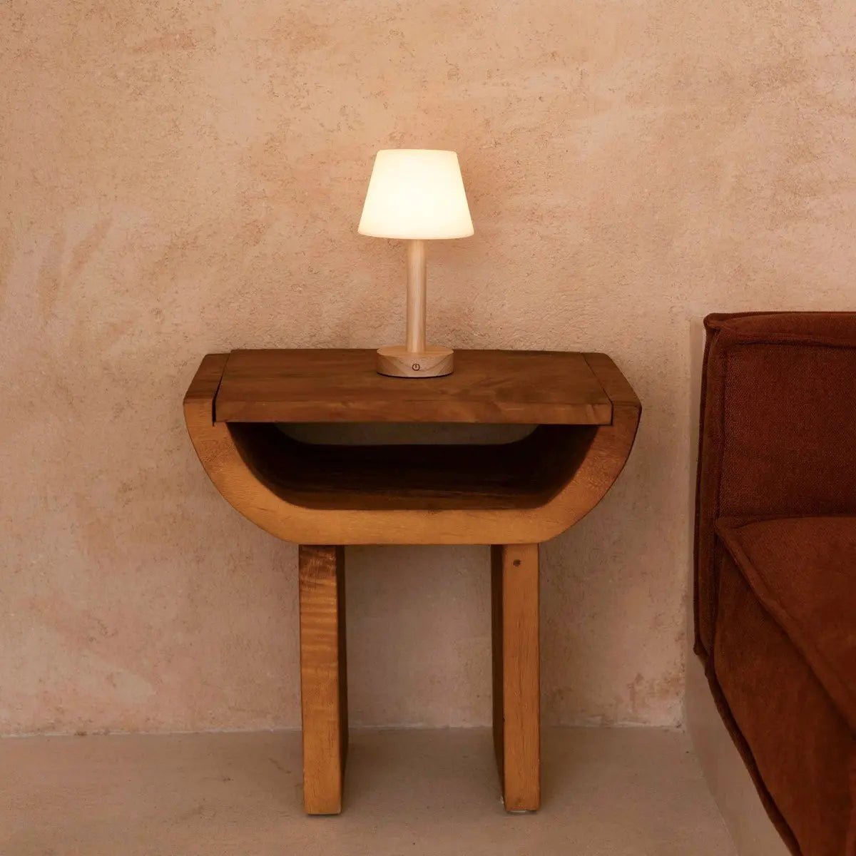 Zoë Light Brown dimmable lamp creating cozy living room ambience