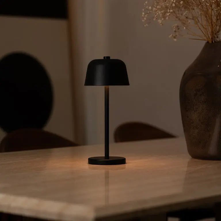 Anton LED table lamp in black, cordless and rechargeable