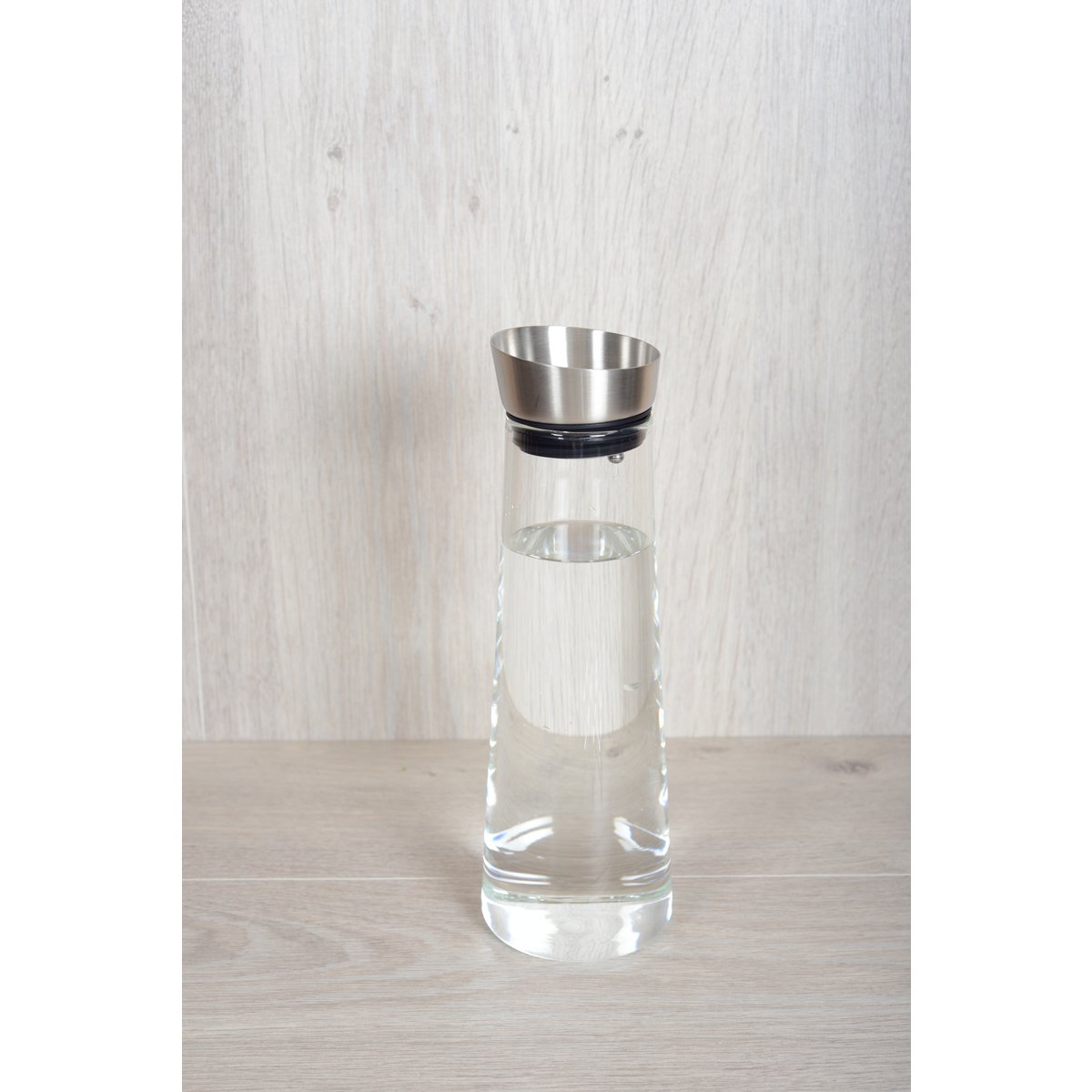 Glass carafe with metal cork 1.2L