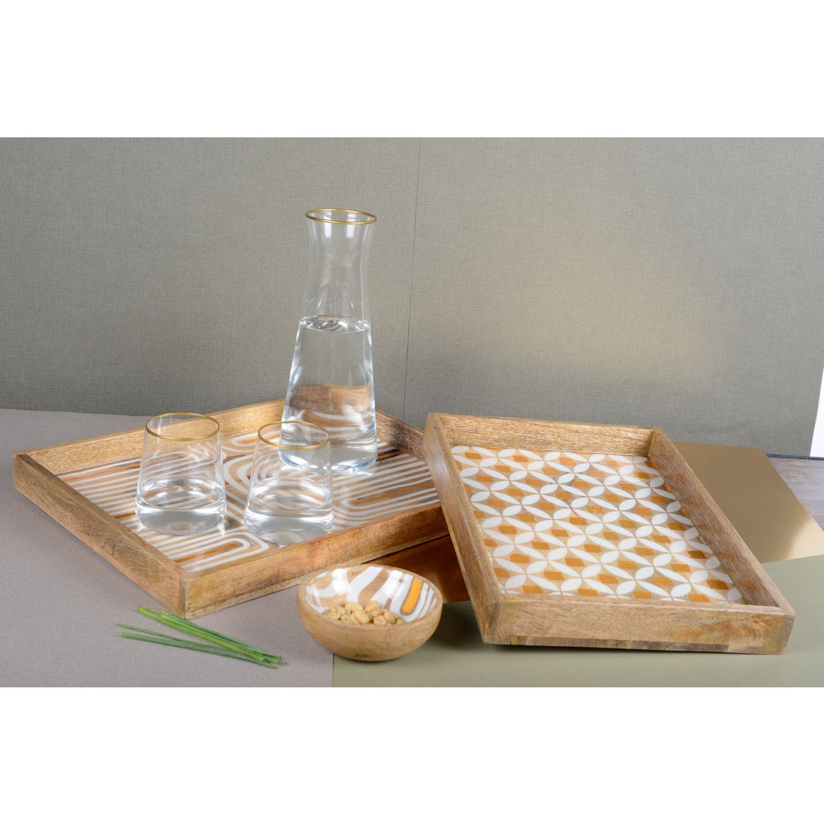 Glazen karaf met goudkleurige rand – 28 cm