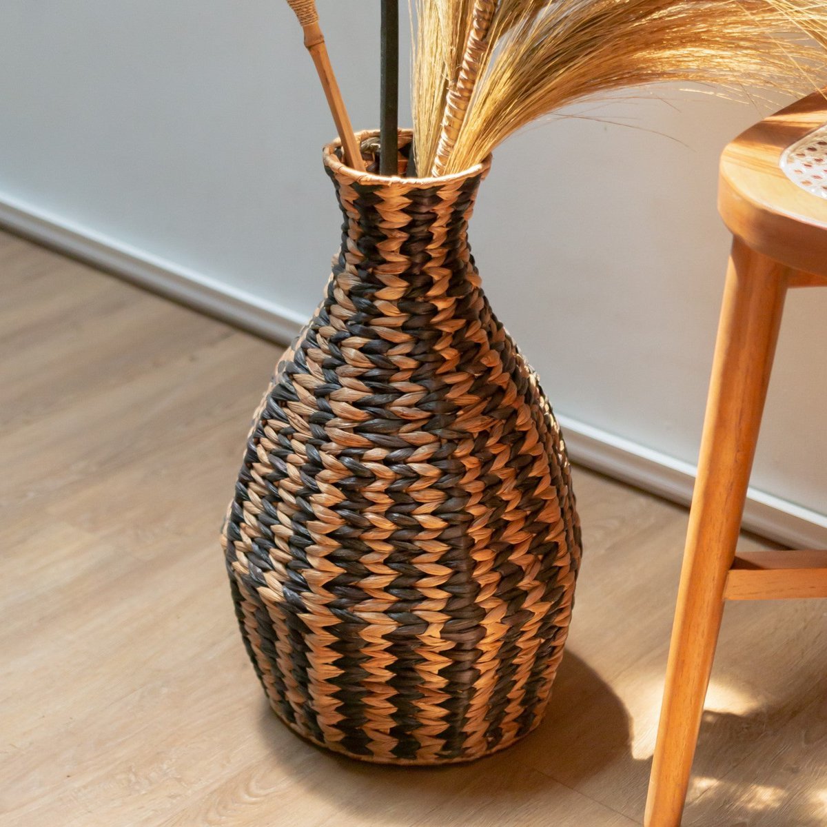 DAYANA Boho Vase water hyacinth basket for dried flowers display