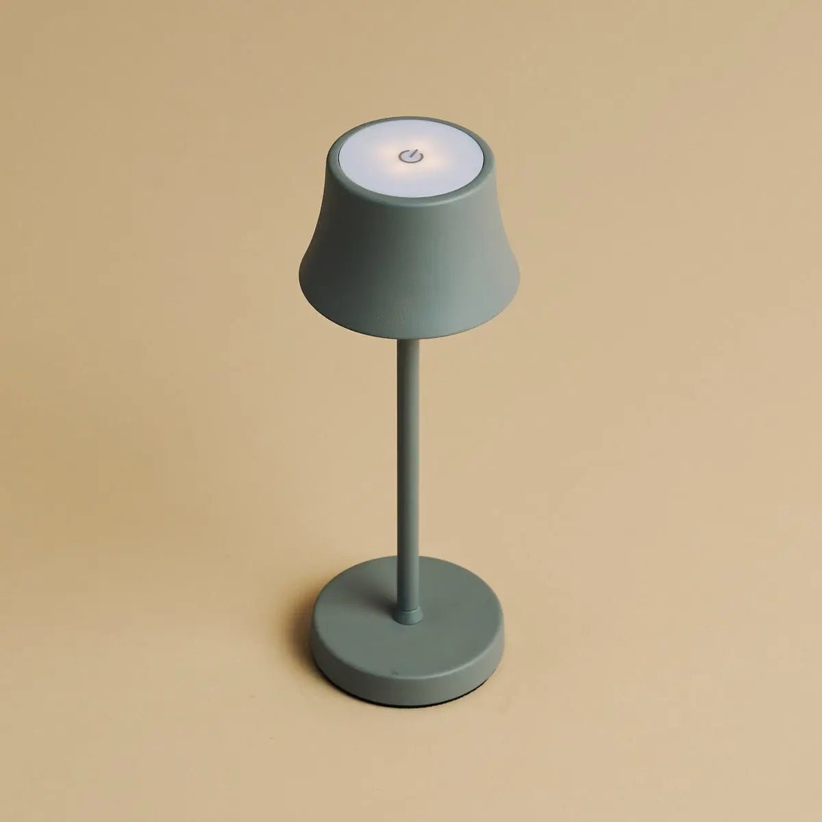 De Pijp Mini – Rechargeable Table Lamp – Small portable lamp placed on wall shelf with warm glow