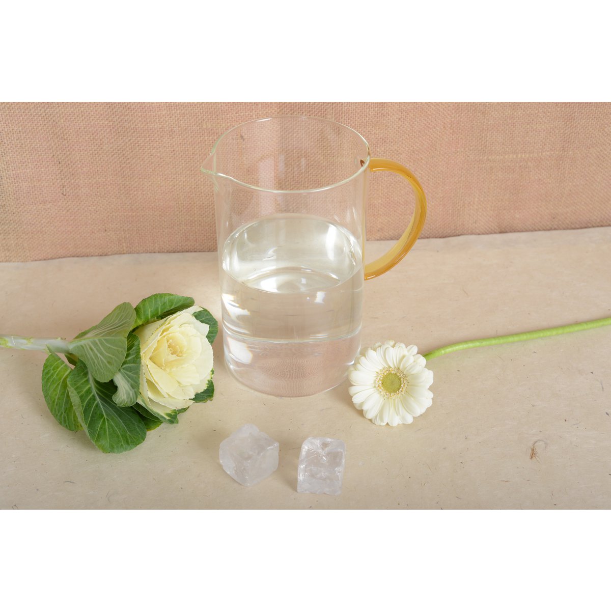 Glazen karaf met handvat – Transparant & geel ontwerp 1,5L