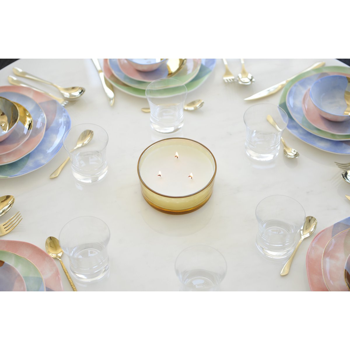 Golden glass vanilla candle - CozyVibe.eu