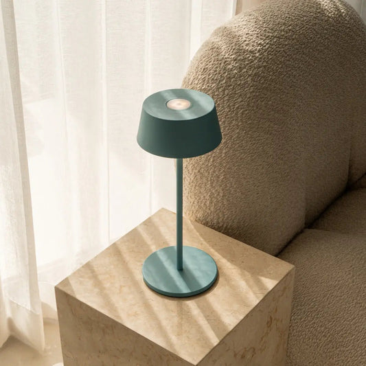 Hugo Lamp – Rechargeable Table Light, Dimmable & Stylish - CozyVibe.eu