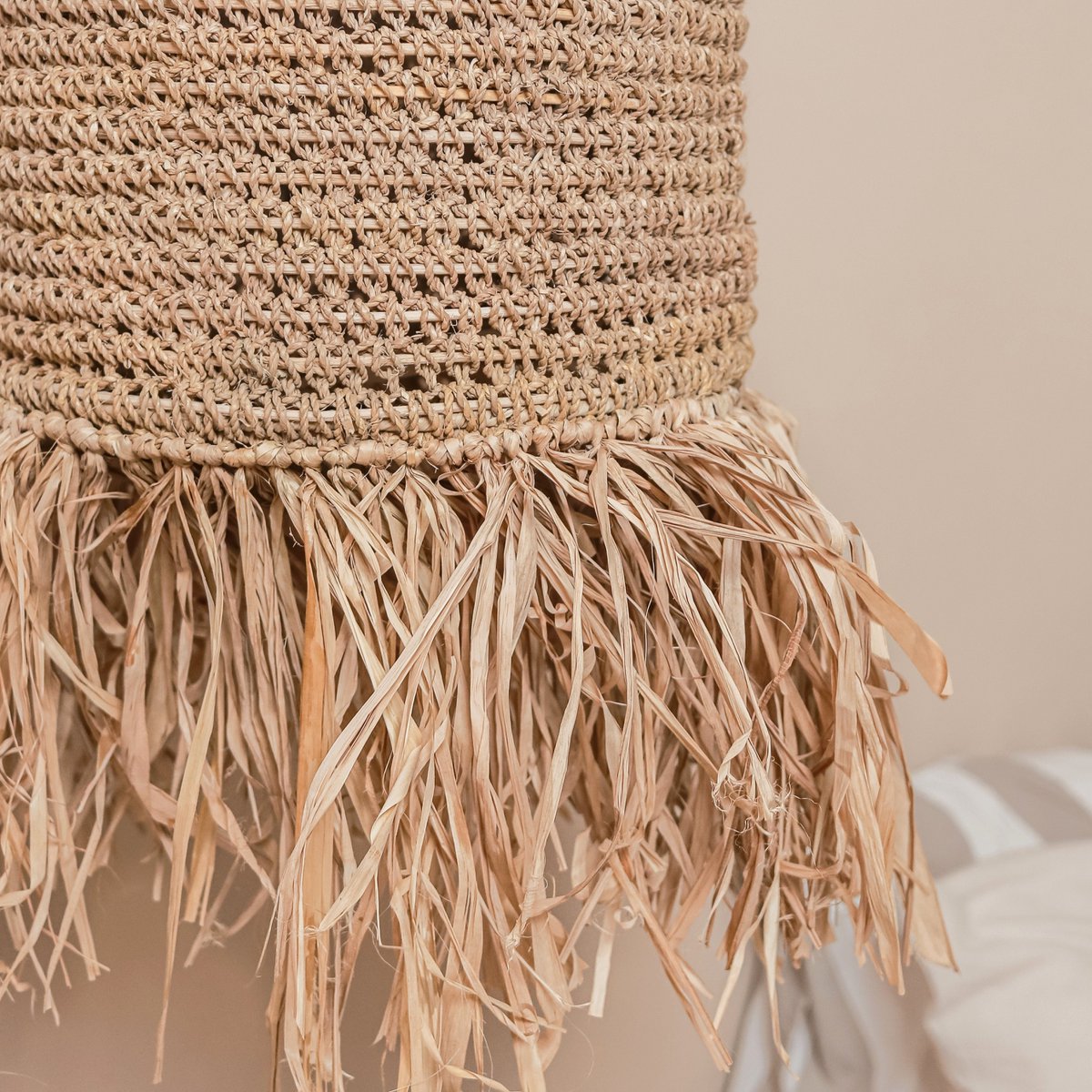 KAWAH lampenkap – Raffia met speelse franjes