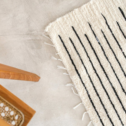 KERTA Cotton Rug | Handwoven Black and White Boho Pattern - CozyVibe.eu