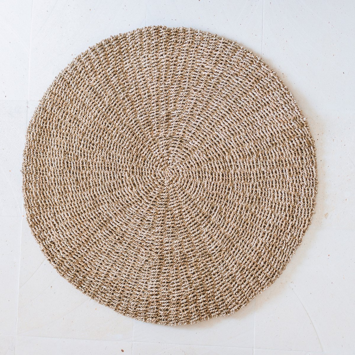LOKA seagrass rug, handwoven round boho rug for cozy interiors