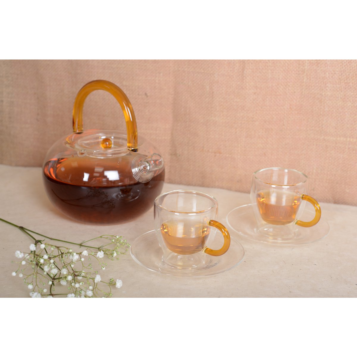 Set van 2 dubbelwandige glazen espressokopjes met geel handvat 9 cm