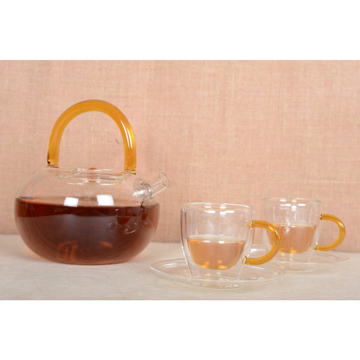 Set van 2 dubbelwandige glazen espressokopjes met geel handvat 9 cm