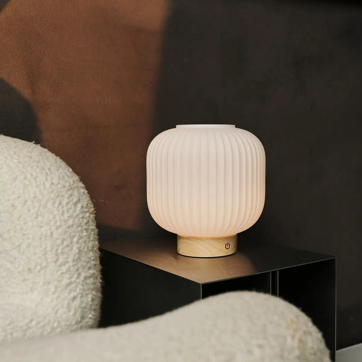 Lyla Unique – Rechargeable Lamp | Frosted Glass & Wooden Base - CozyVibe.eu