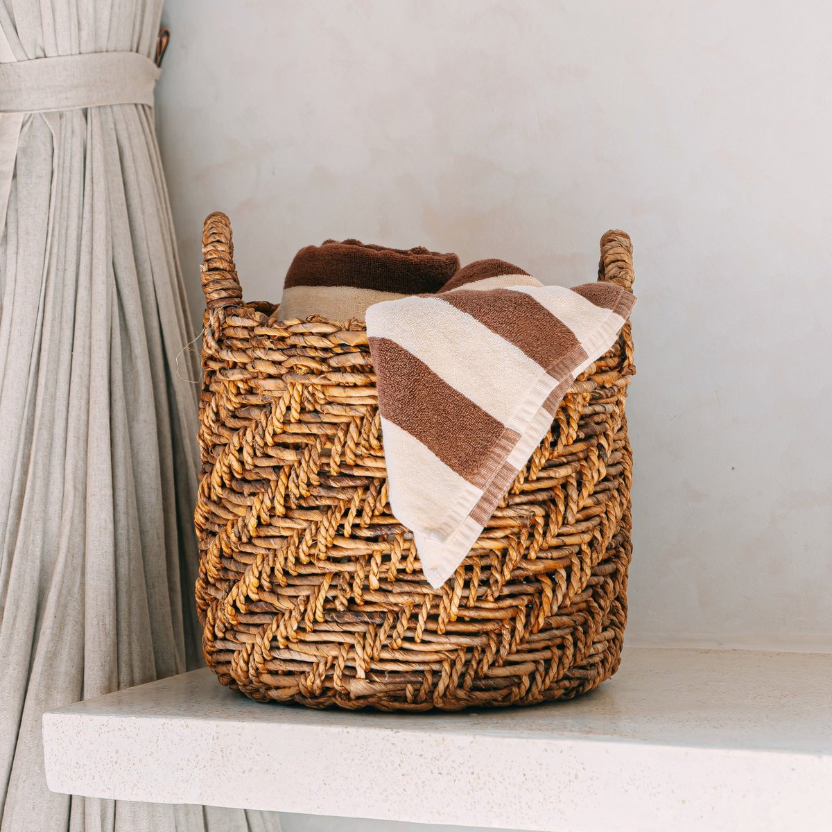 Natural RINJANI Basket made of banana fibre for living room decor