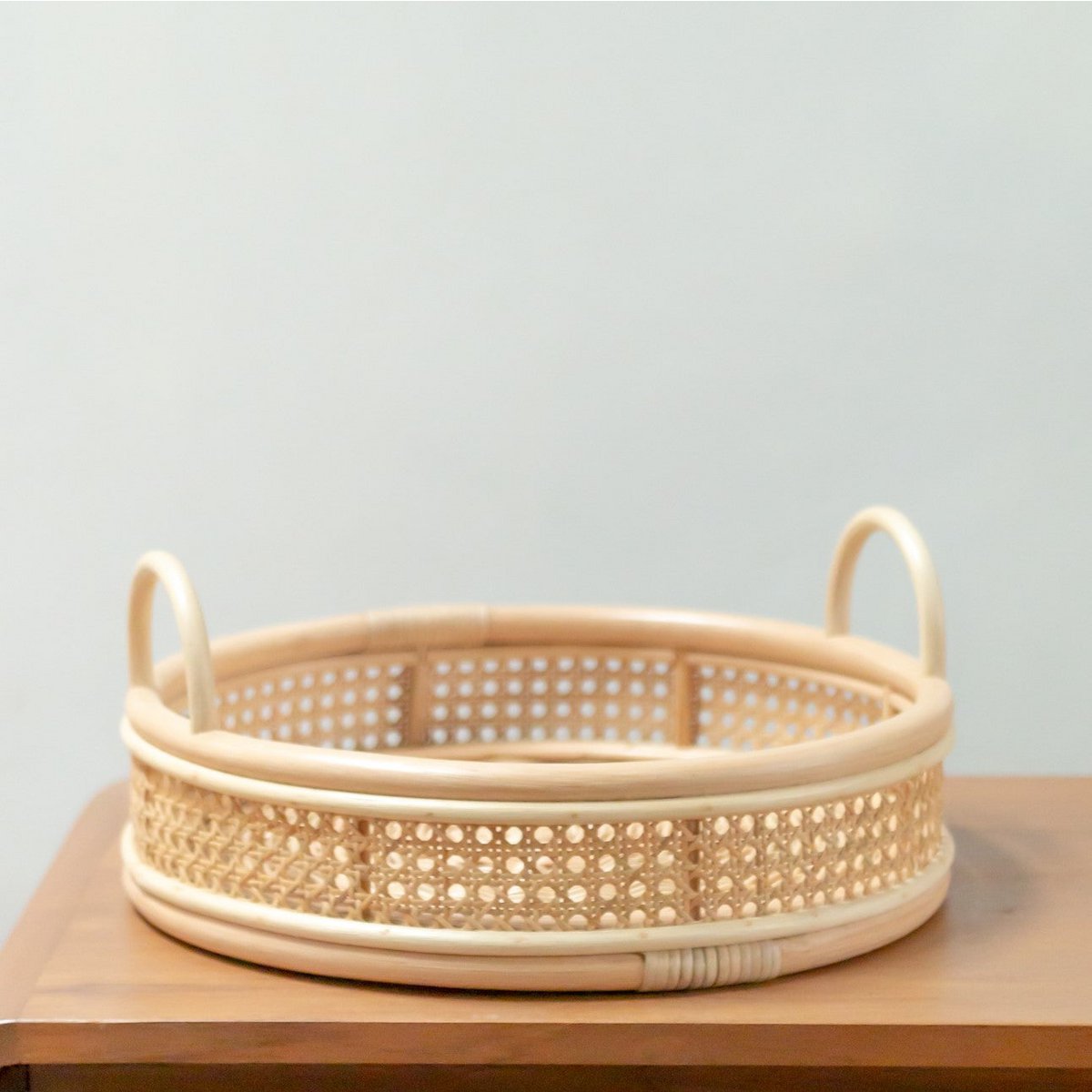 NEIRA rattan basket tray handmade for round decorative serving use