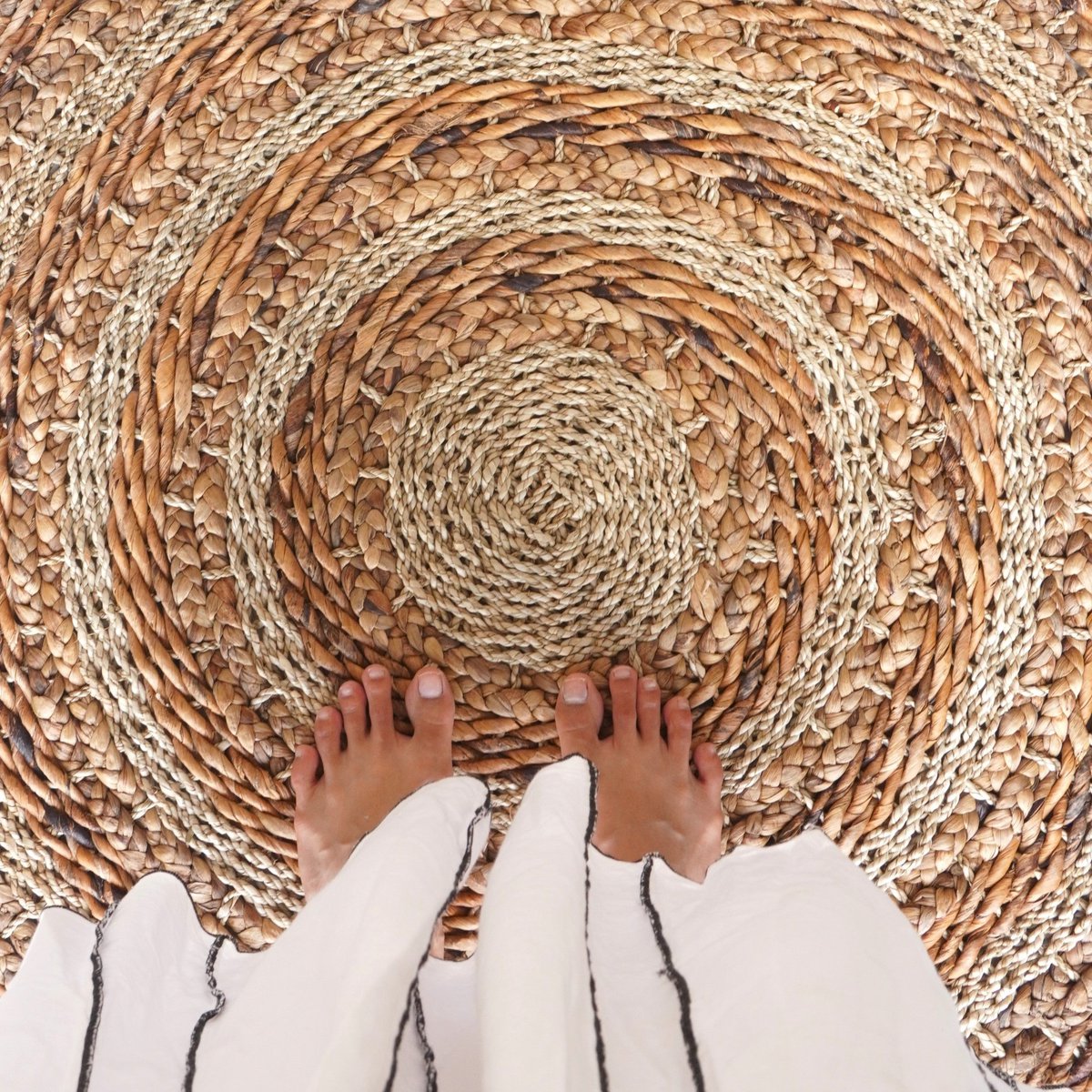 Pohon banana fibre basket rug for natural interior design