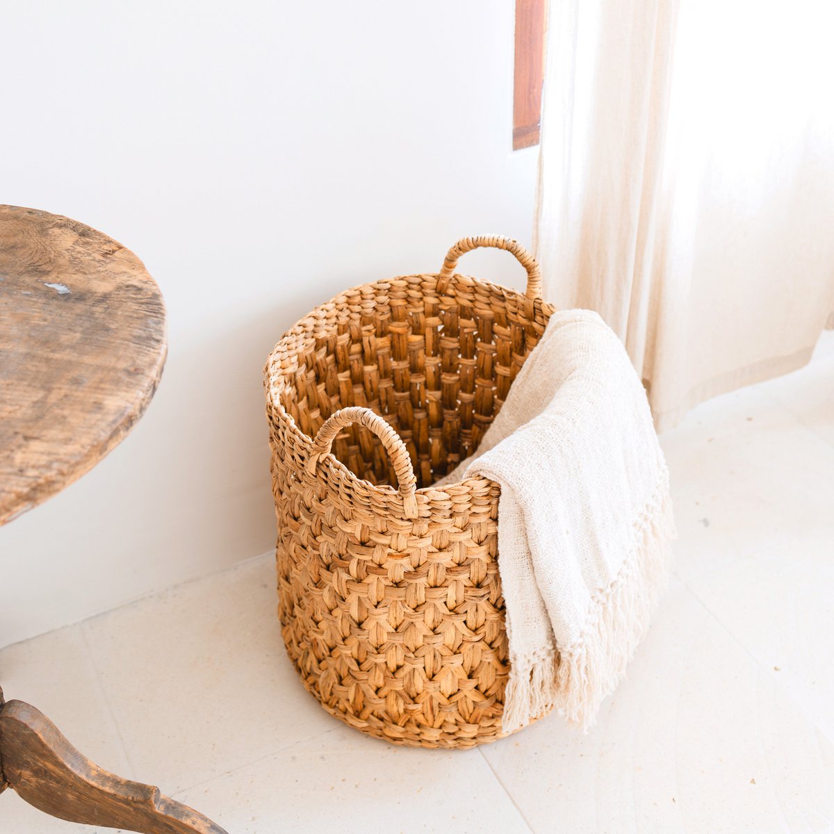 RAJA large woven laundry basket natural water hyacinth basket with handles