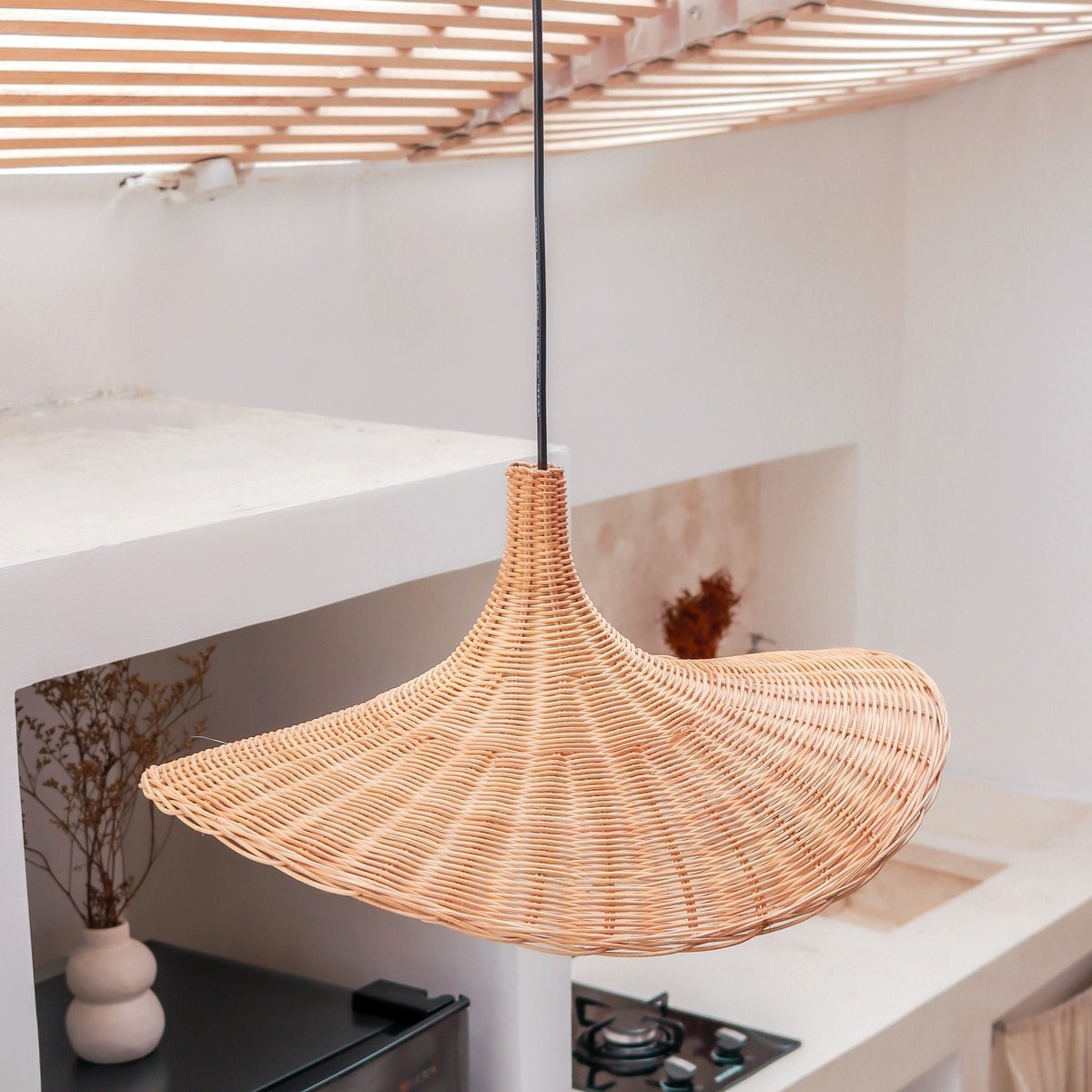 Handgefertigte Rattanleuchte SAYAN für ein gemütliches Zuhause von CozyVibe
