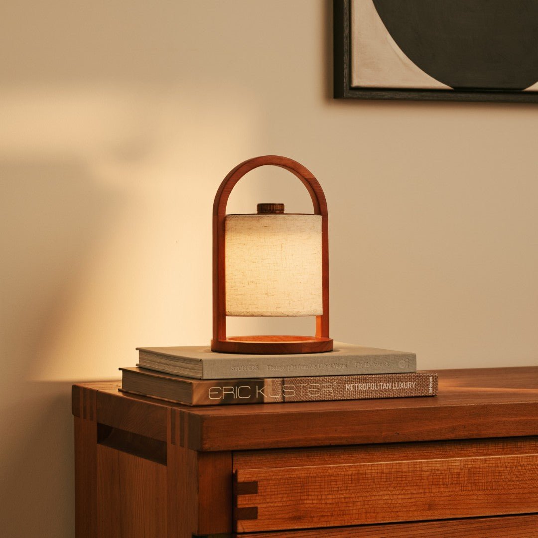 River Chestnut Lamp – Wooden cordless lamp providing warm table lighting