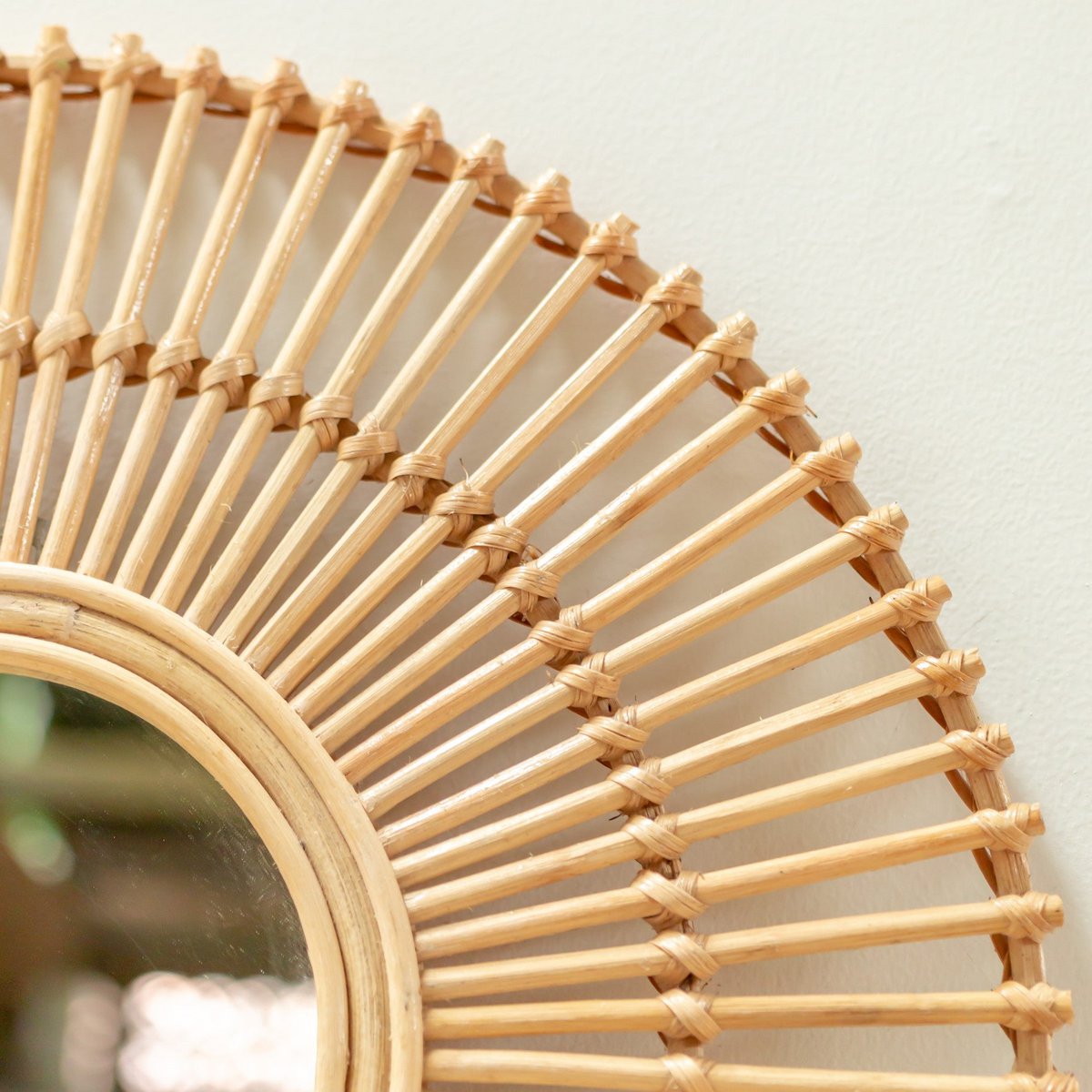 Handgefertigter Wandspiegel BUMI für ein gemütliches Zuhause von CozyVibe