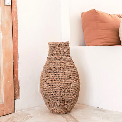 Sakra banana fibre basket vase for cozy interior accents