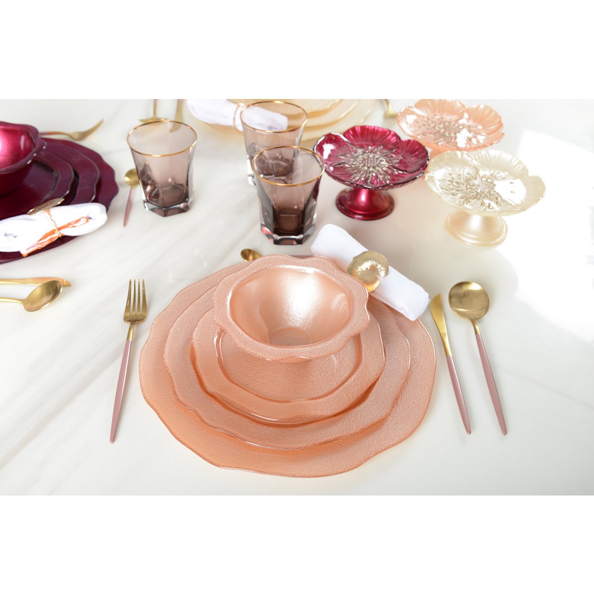 Boudoir glazen dessertbord – Zalmkleurige bloemvorm, 21,5 cm