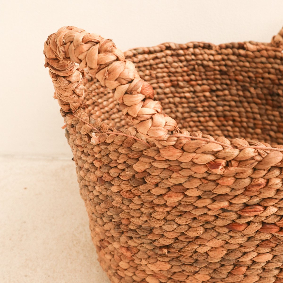 SAMU Basket eco water hyacinth basket perfect for organizing spaces
