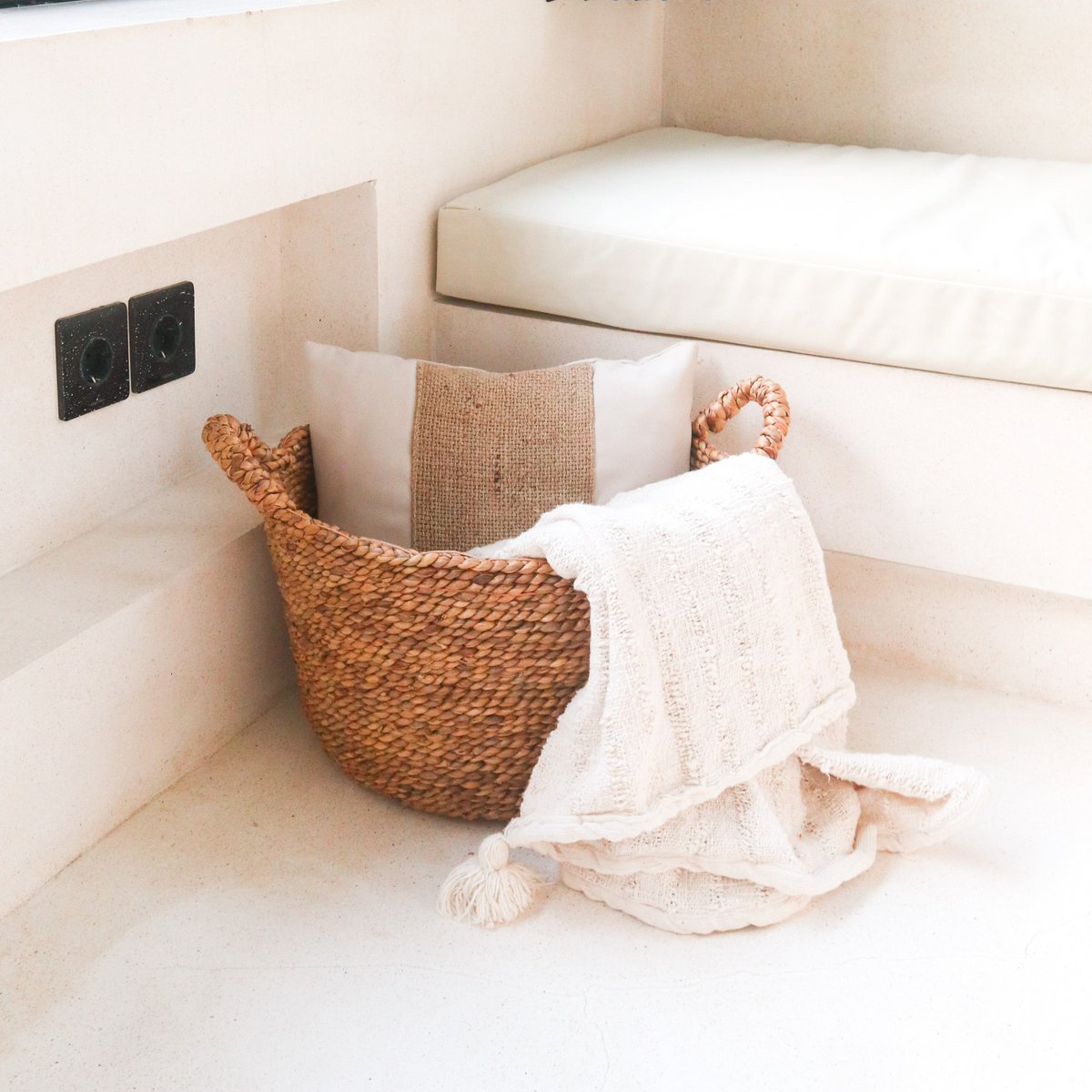 SAMU Basket woven water hyacinth basket with handles handmade design