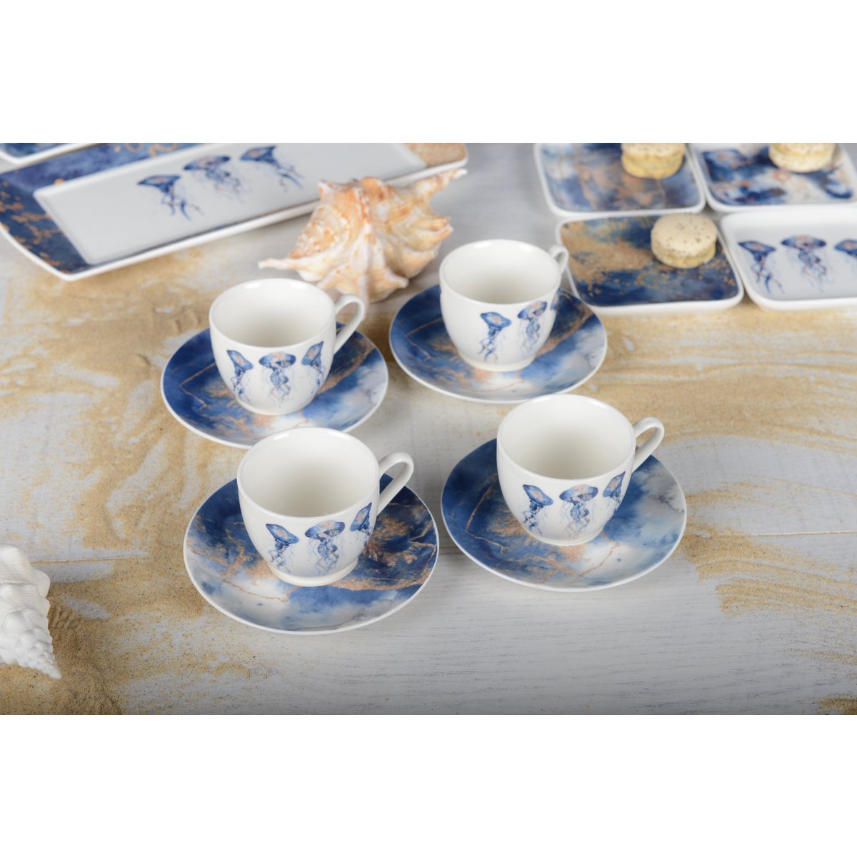 Set van 4 porseleinen koffiekopjes met schoteltjes – Blauw kwallenpatroon