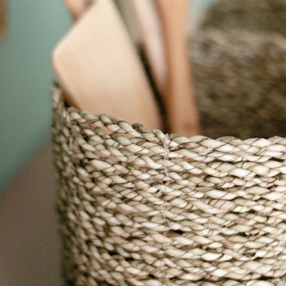 Small Seagrass Basket BHINNEKA | Plant Basket | Woven Boho Basket | Planter | Decorative Basket | Small Storage Basket | Round Flower Basket - CozyVibe.eu