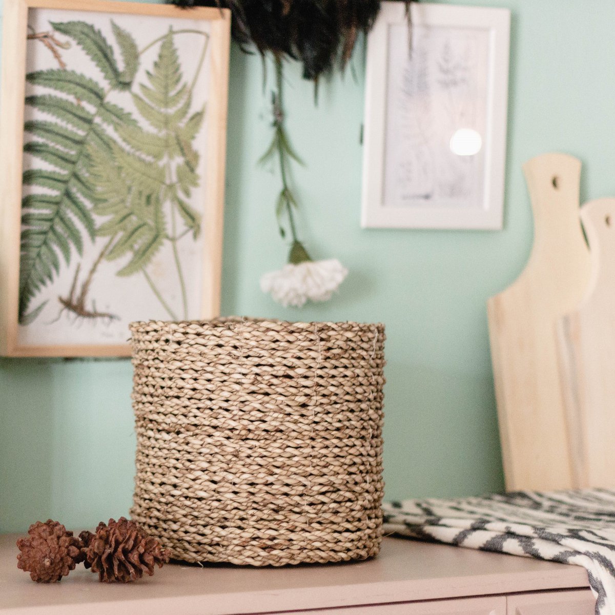 Bhinneka mand – Klein boho-accent van zeegras