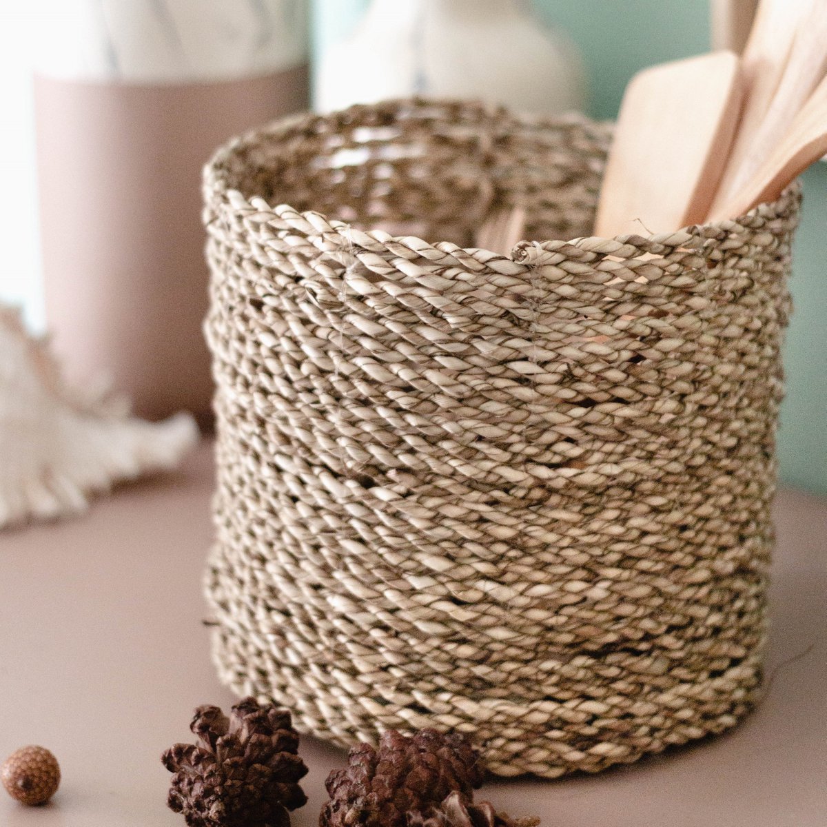 Bhinneka mand – Klein boho-accent van zeegras