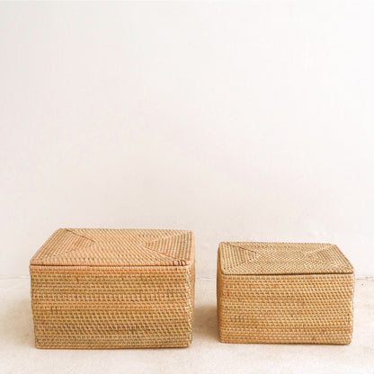Storage Basket with Lid – Shelf Basket made from Beige Rattan – Handwoven Decorative Basket GRAHA (2 sizes) - CozyVibe.eu