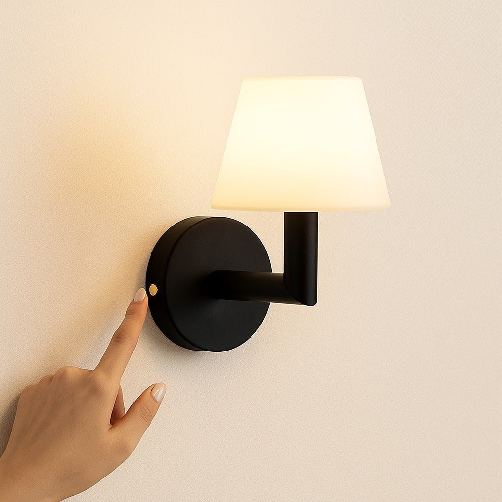 Ted Black – Wooden Rechargeable Wall Lamp | Cordless & Dimmable - CozyVibe.eu