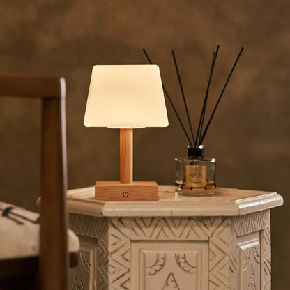 Tommy Light Brown – Cordless table lamp with natural rubberwood base