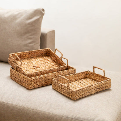 Tray BESAKIH made of Water Hyacinth (3 sizes) - CozyVibe.eu