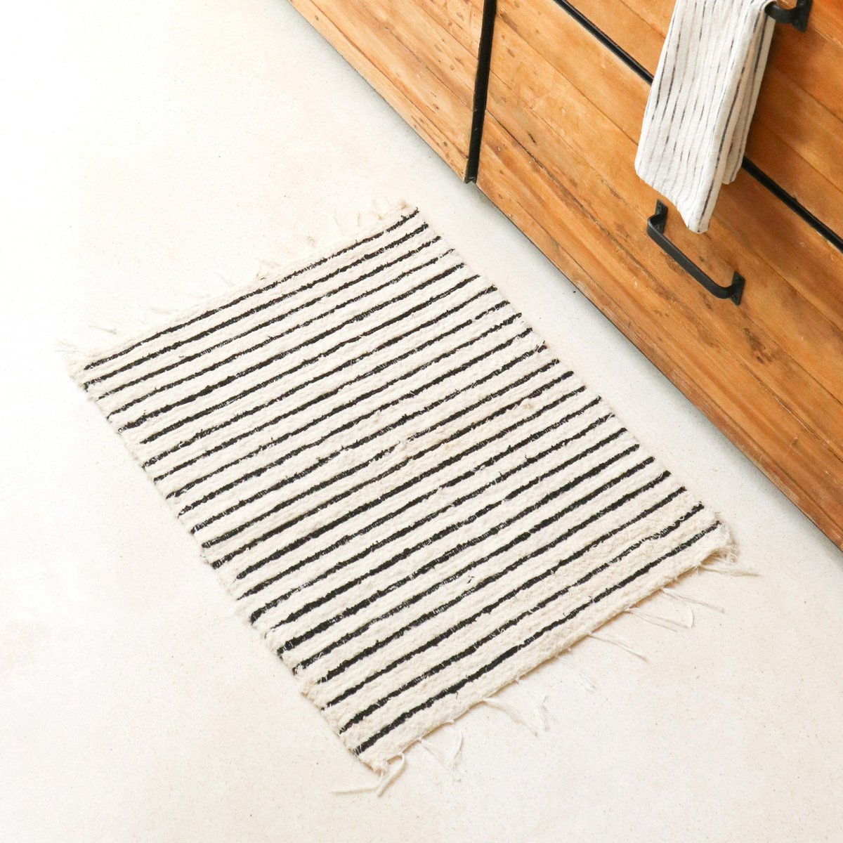 UNTUK Rug cotton basket floor mat with black and white stripes