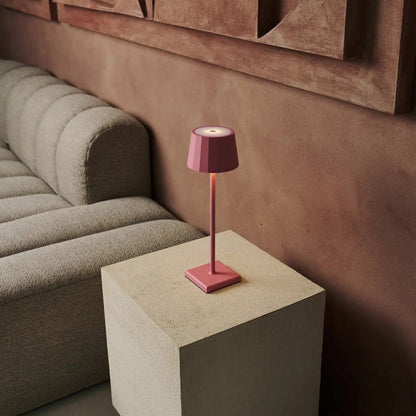 Wouter Flamingo Pink – Rechargeable Lamp | Modern Dimmable Lighting - CozyVibe.eu