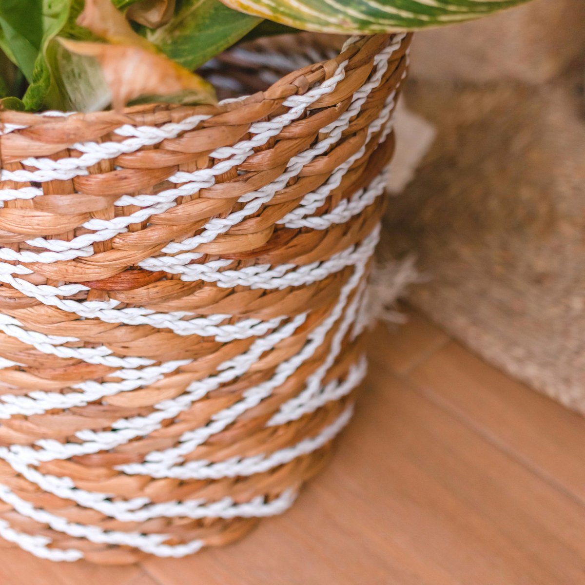 Yalimo woven water hyacinth basket decorative natural home organizer